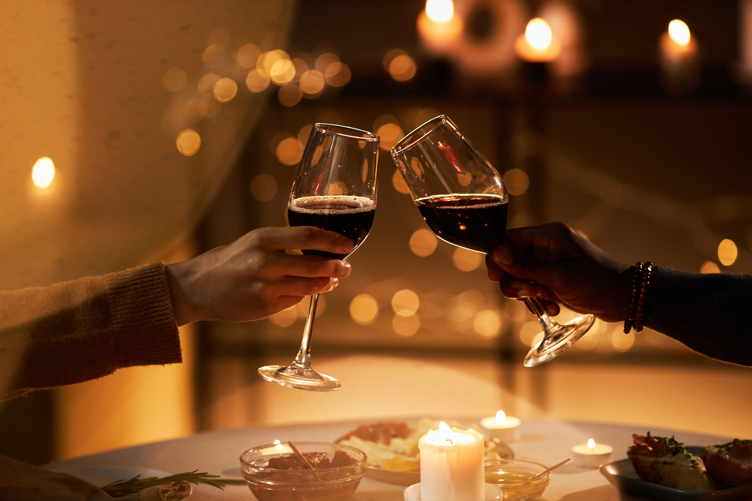 Budget-Friendly Evening Dates You’ll Love for a Memorable Night Out - 2 people toasting