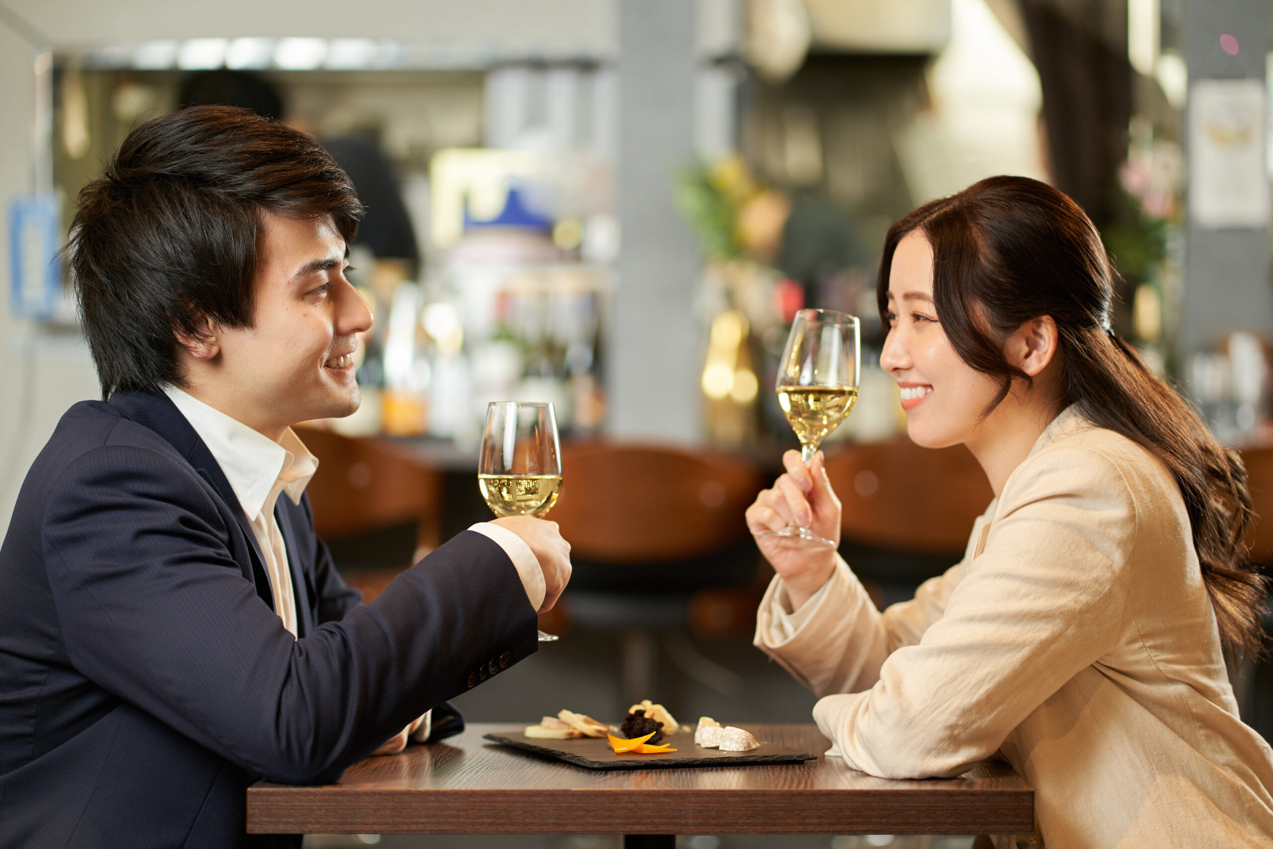 How to Date After Divorce - couple toasting in restaurant