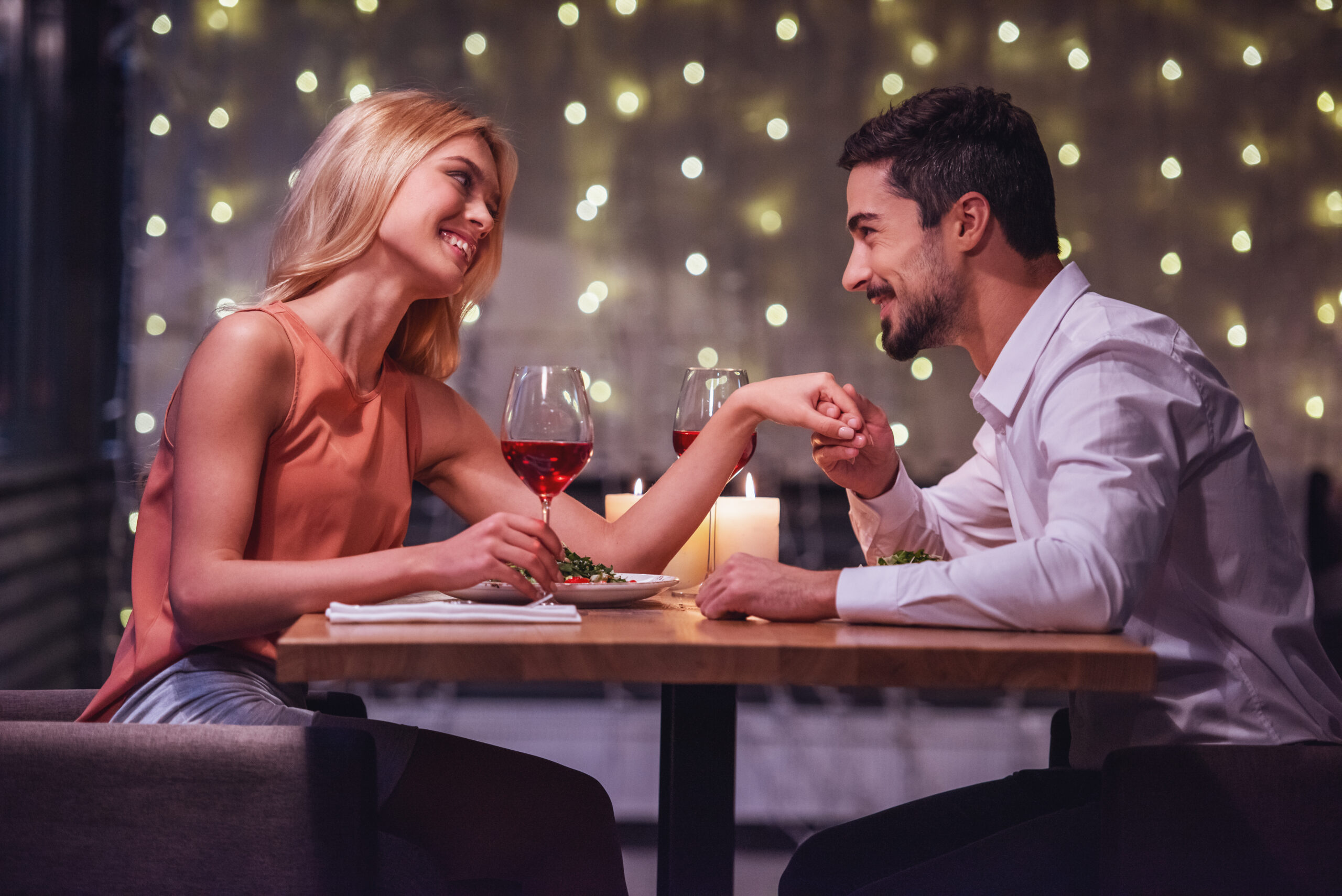 Romantic Third Date Suggestions to Truly Impress Your Special Someone - couple on date