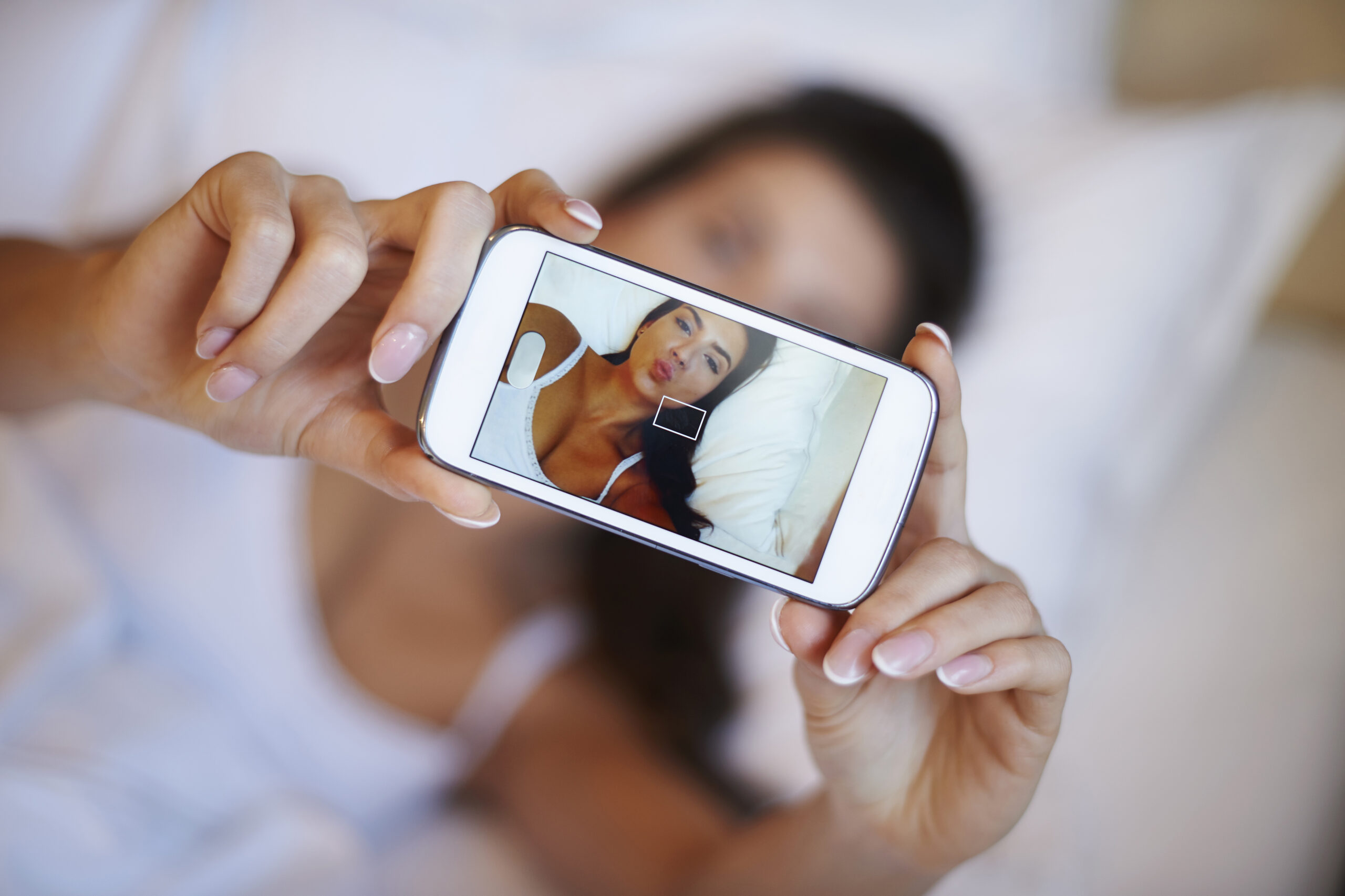 Sexting Safety for Teenagers - morning selfie