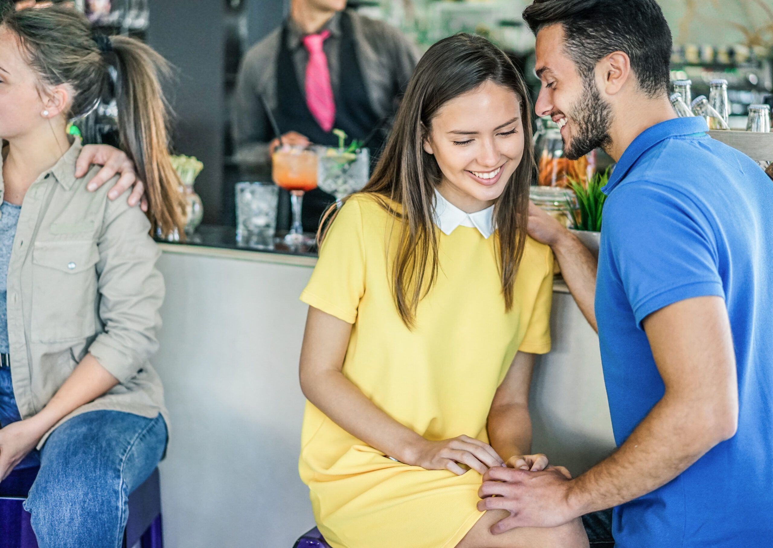 Subtle Ways to Flirt - couple at cocktail bar
