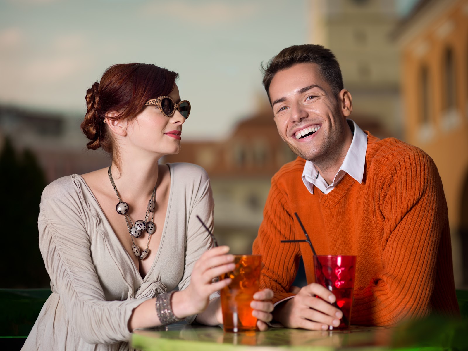 Dating Apps with Video Chat: Meet Safely Before You Meet Dating Apps with Video Chat: Meet Safely Before You Meet