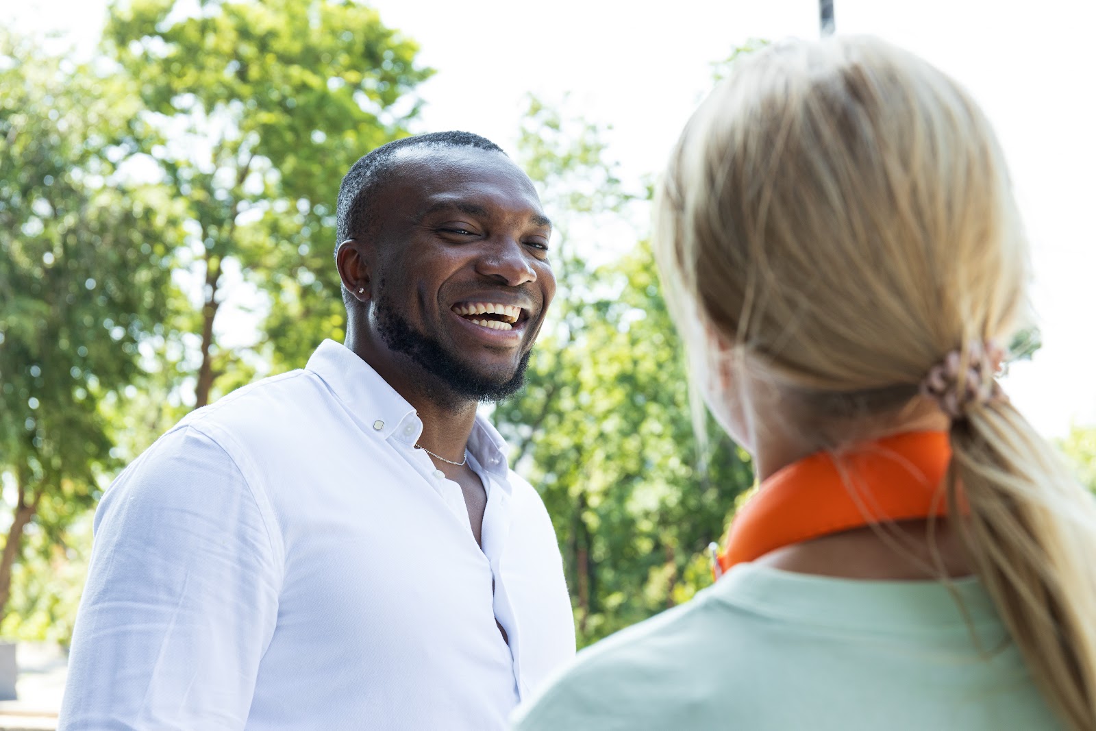 First Date Conversation Starters That Break the Ice