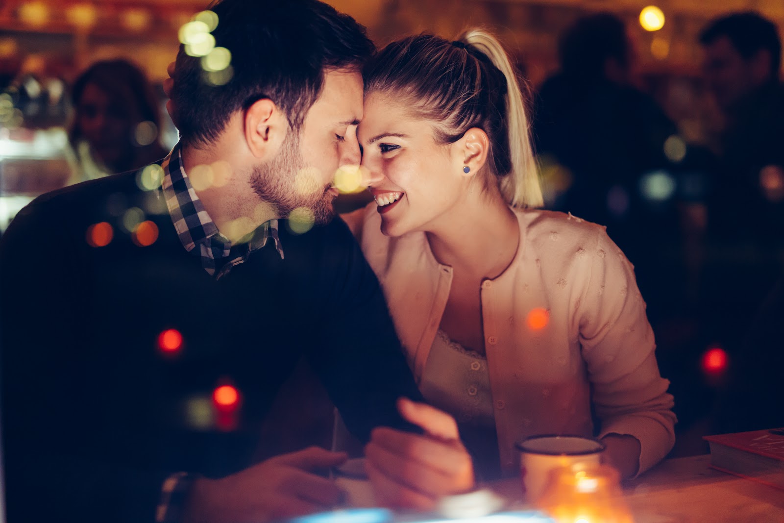 Flings Meaning: What a Fling Is and How They Work