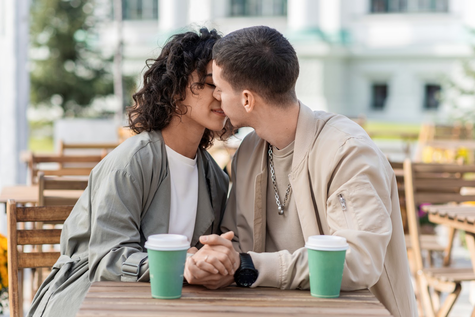 How to Find a Woman Online: A UK Dating Guide