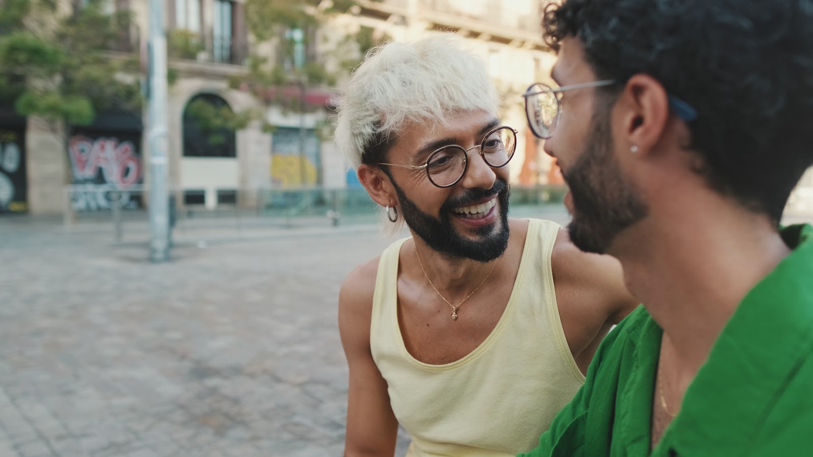 How to Keep a Text Conversation Going Naturally