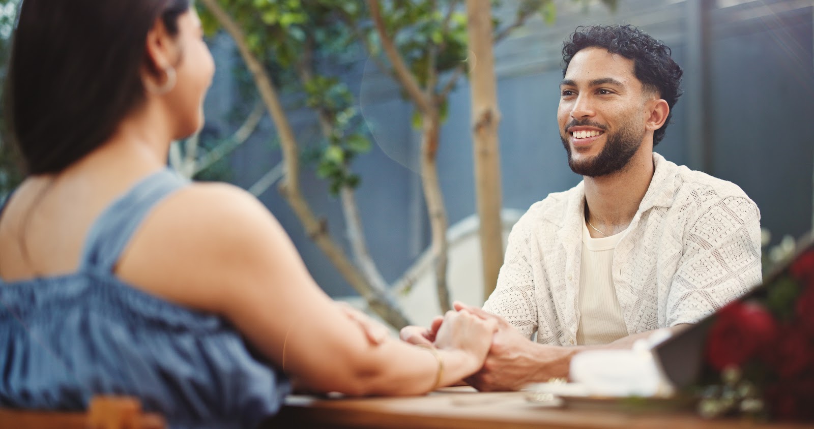 How to Know if a First Date Went Well: 10 Clear Signs