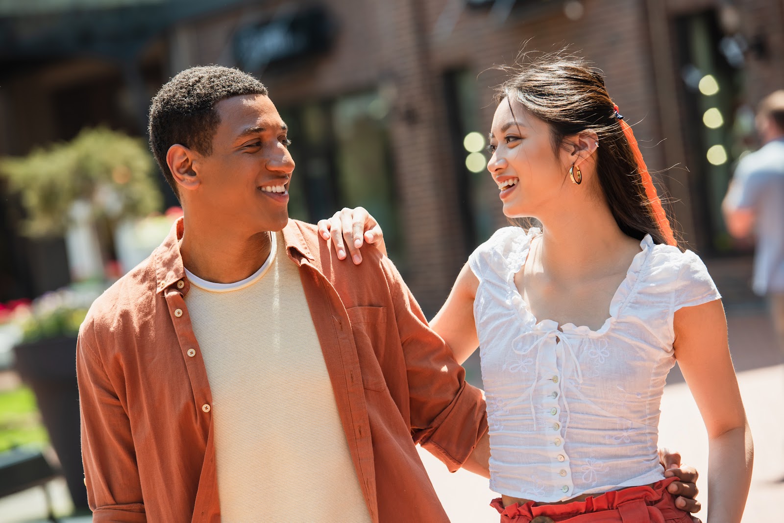 How to Tell if Someone Is Flirting With You: Key Signs