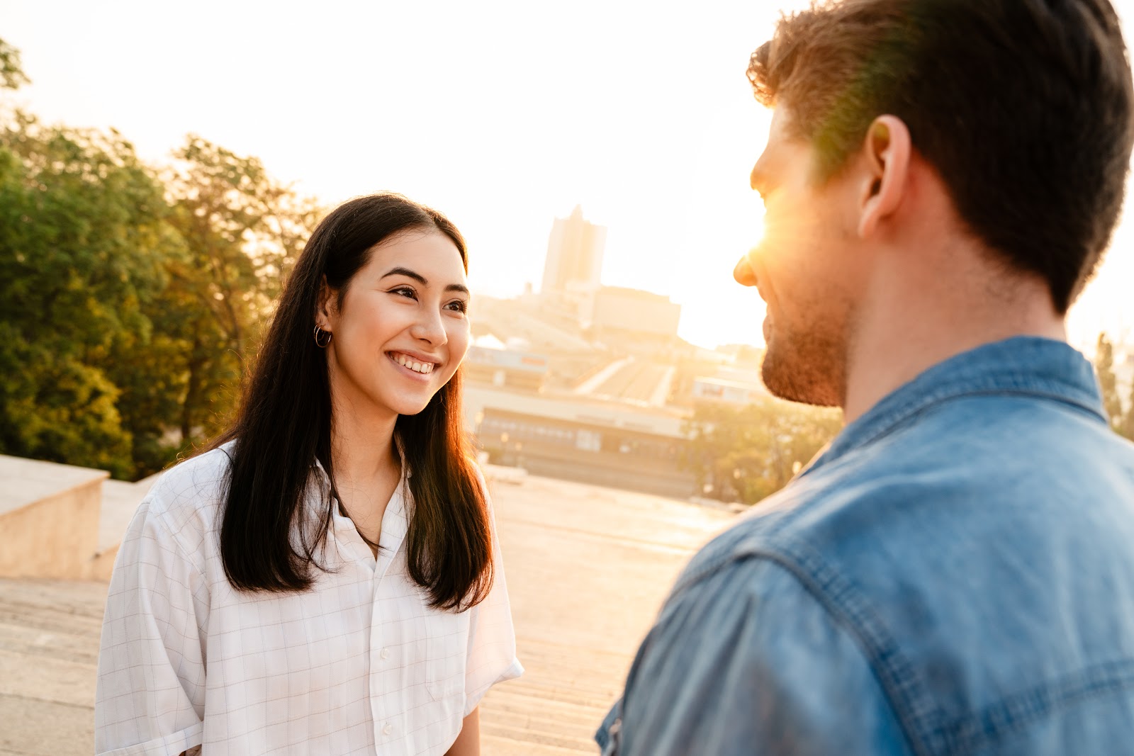 The Best Ways to Meet a Partner in the UK Today