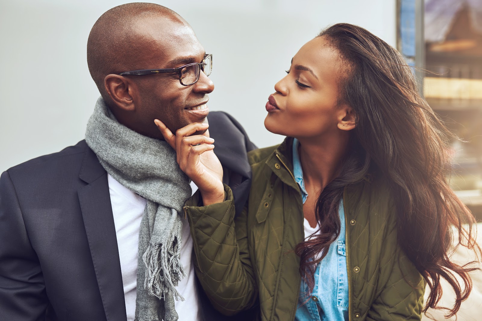 What Is Love Bombing? Signs, Examples And How To Respond