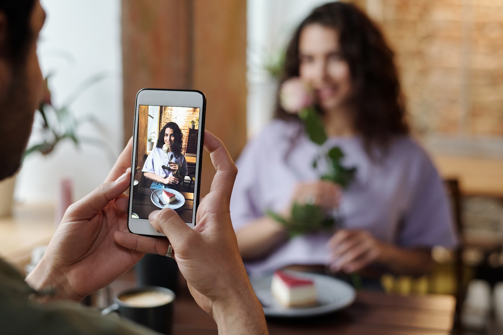 What Is Catfishing? Signs, Risks and How To Stay Safe